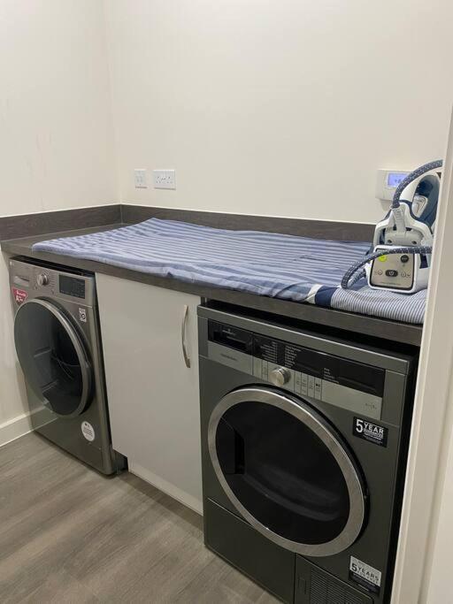 4-Room Detached Furnished Home With Parking Leicester Esterno foto